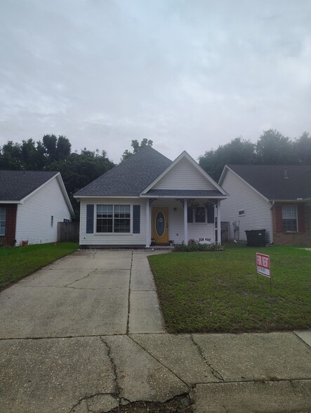Building Photo - 217 Wildflower Ln