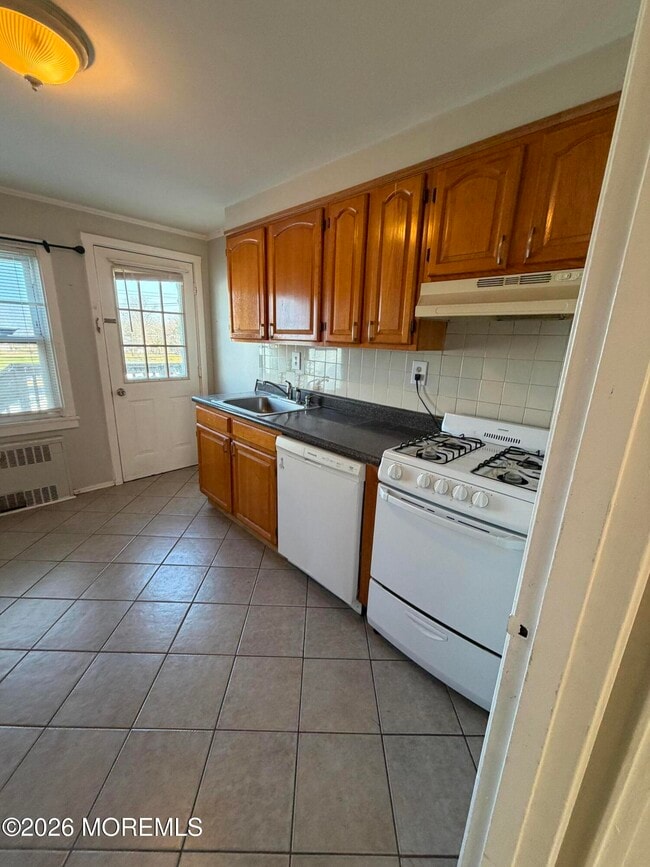 Building Photo - 28B Garfield Park