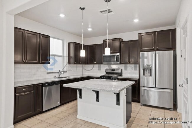 Building Photo - 1339 Sauvignon St