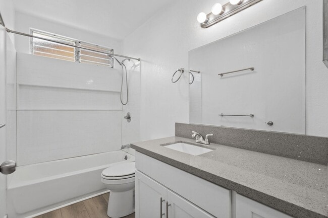 Building Photo - Kilihe Way Multi-Generational Home