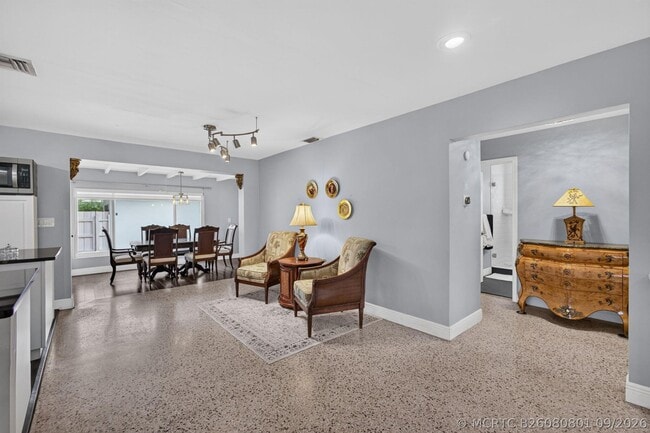Building Photo - 439 45th St