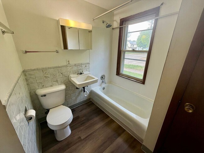 Building Photo - 3 Bed 1 Bath Single Family Home in Wausau - End Of Year Special: HALF OFF DEPOSIT!