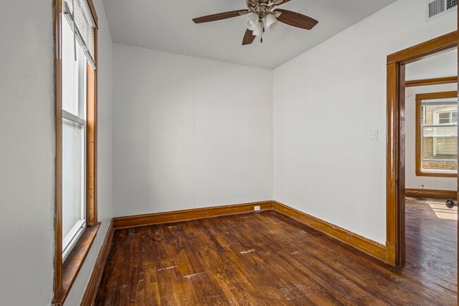 Building Photo - 4237 W Potomac Ave