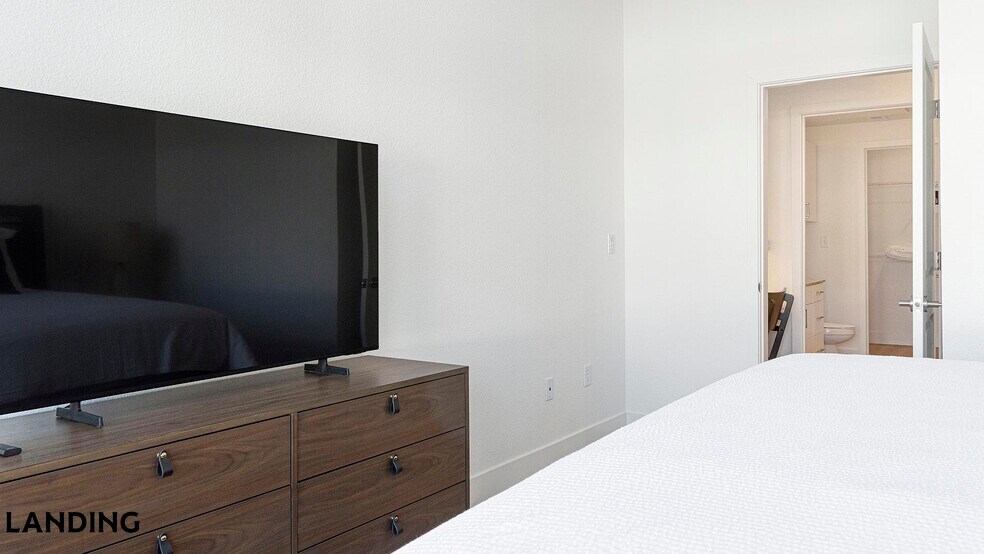 Building Photo - 10670 Jake Jabs Blvd