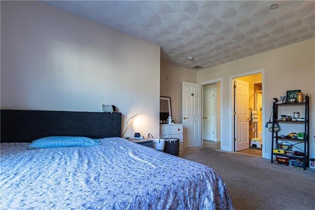 Building Photo - 200 Roger Williams Ave