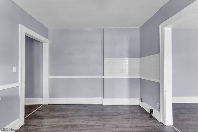 Building Photo - 4657 Warner Rd