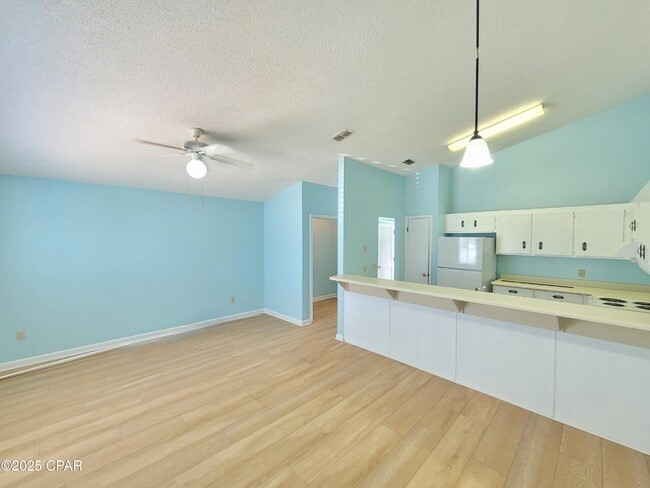 Building Photo - 5500 Sunset Ave