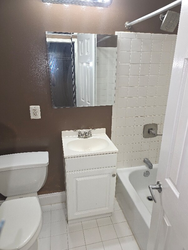 Building Photo - 1009 Chillum Rd