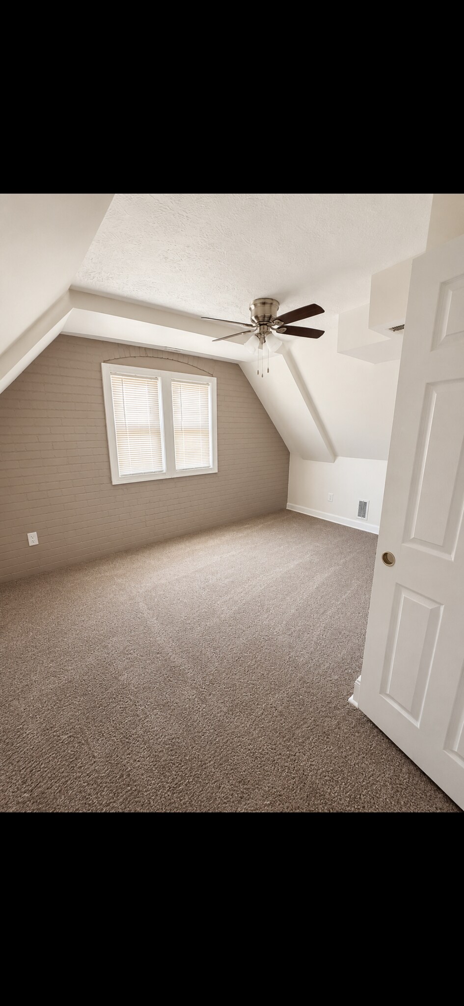 Building Photo - 2029 Dowd Ave