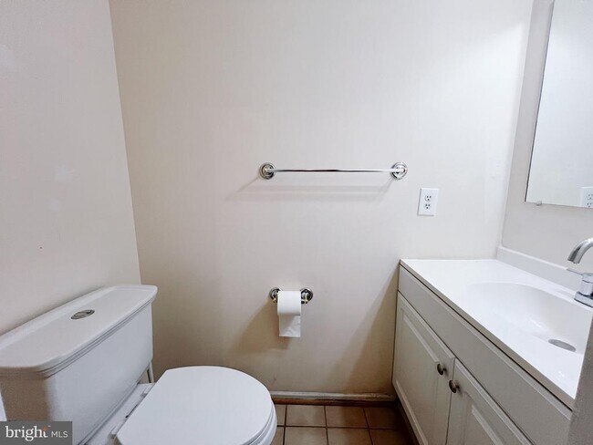 Building Photo - 6 Lazy Hollow Way