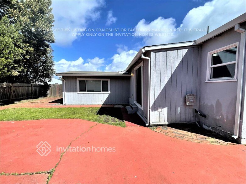 Building Photo - 215 Roney Ave