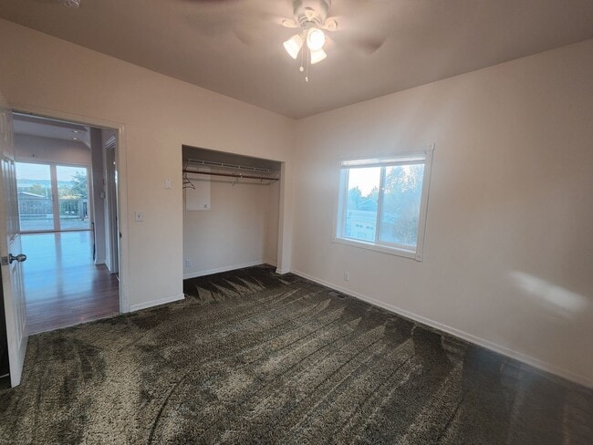 Building Photo - Easy access to the Birch Bay Coastline! La...