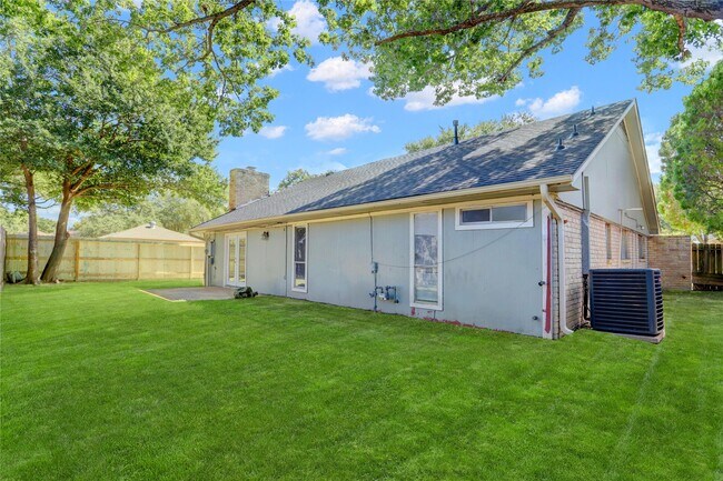 Building Photo - 22706 Indian Ridge Dr