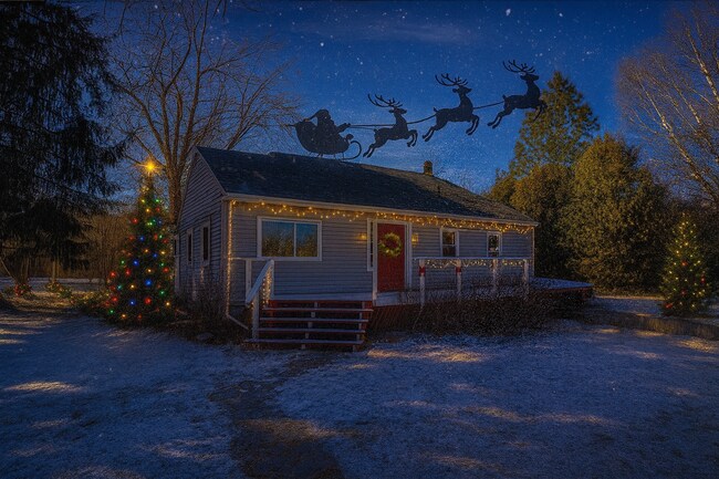 Primary Photo - 10002 N Whitworth Dr