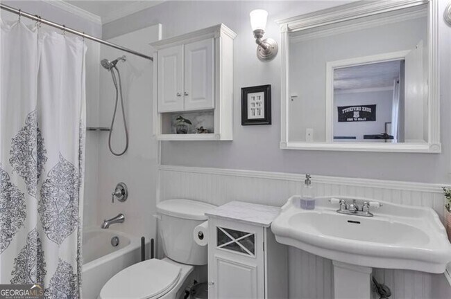 Building Photo - 8 Arpege Way NW