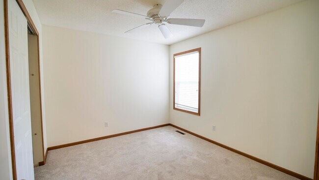 Building Photo - 15250 Florist Cir