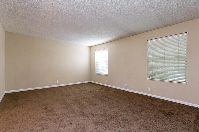 Building Photo - 5515 Country Dr