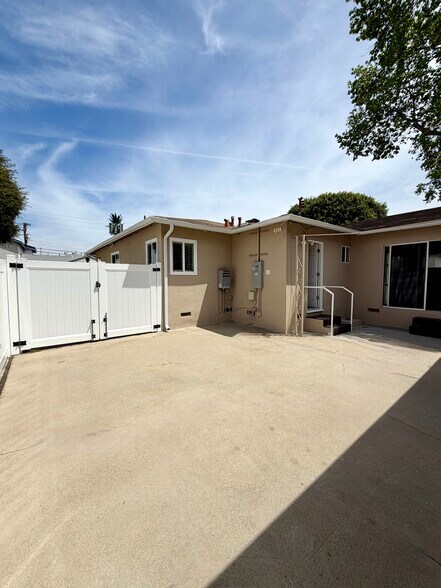 Building Photo - 4225 Tuller Ave