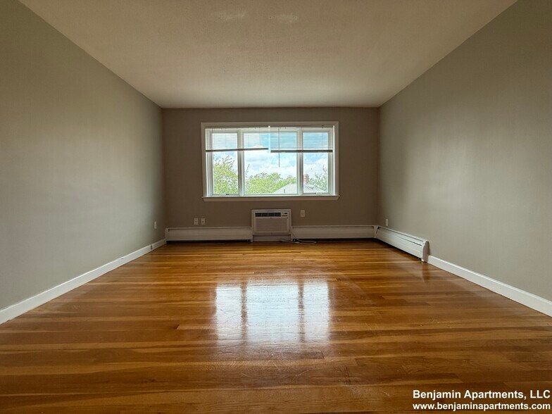 Building Photo - 50 Evergreen St