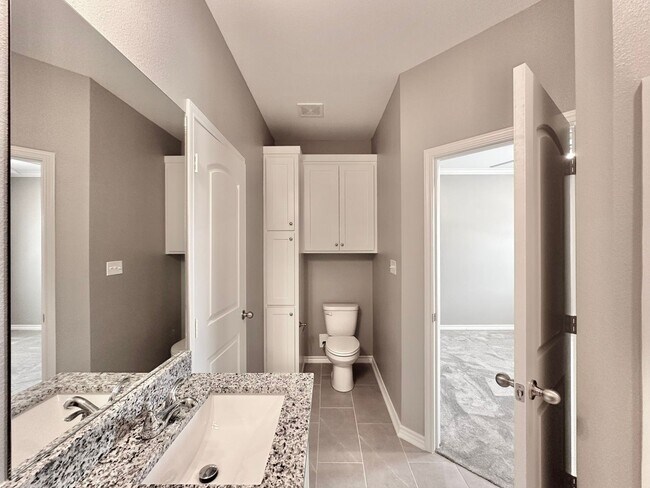 Building Photo - 6213 Villa Rosa Way