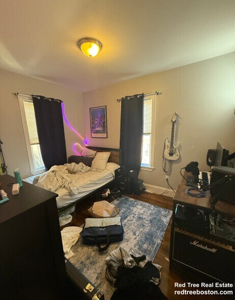 Building Photo - 71 Hillside St