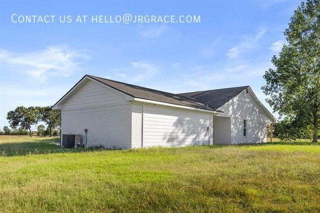 Building Photo - 740 N League Ranch Rd