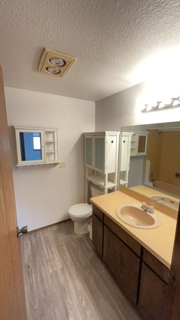 Building Photo - PRELEASING AUGUST 2026: 4 bedroom, 2.5 bathroom House