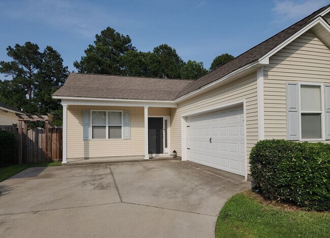 Building Photo - ~ THE ARBORS @ WESTGATE ~