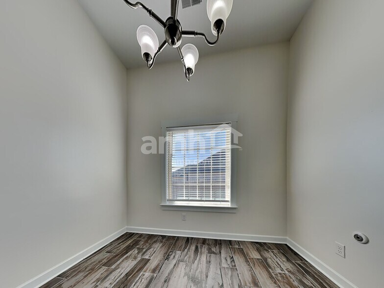 Building Photo - 2653 Molly Ln