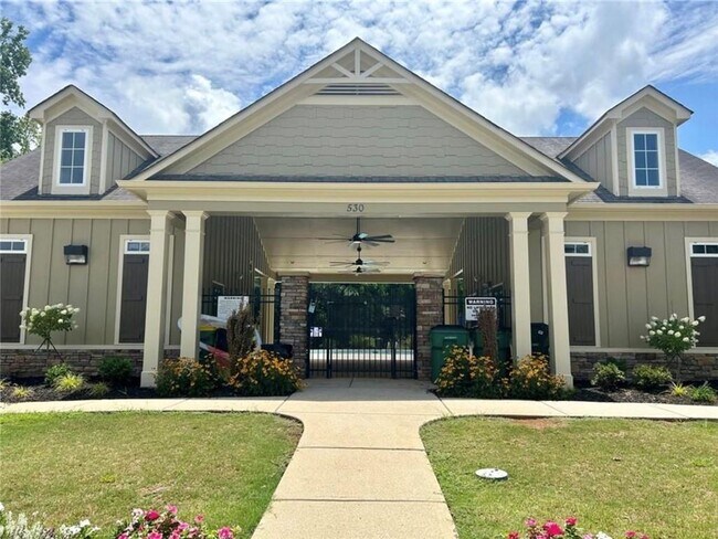 Building Photo - 220 Stone Park Dr