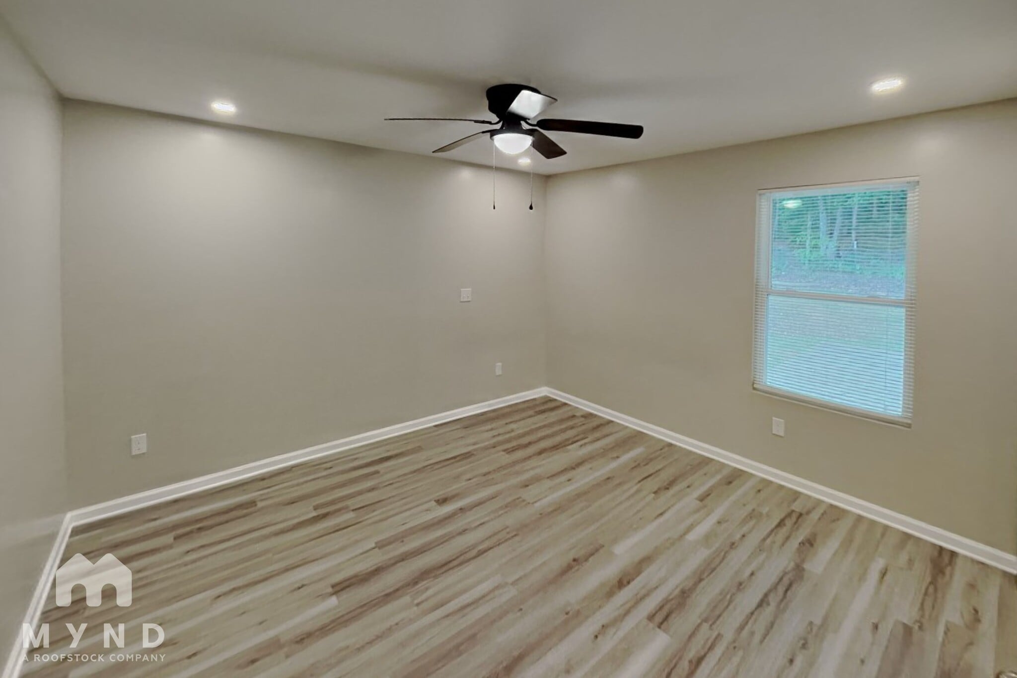 Building Photo - 214 Aspen Dr