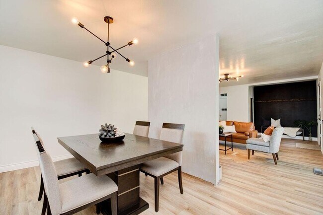 Building Photo - AVAILABLE FOR PRE-LEASE - Modern & Charming 3 Bedroom