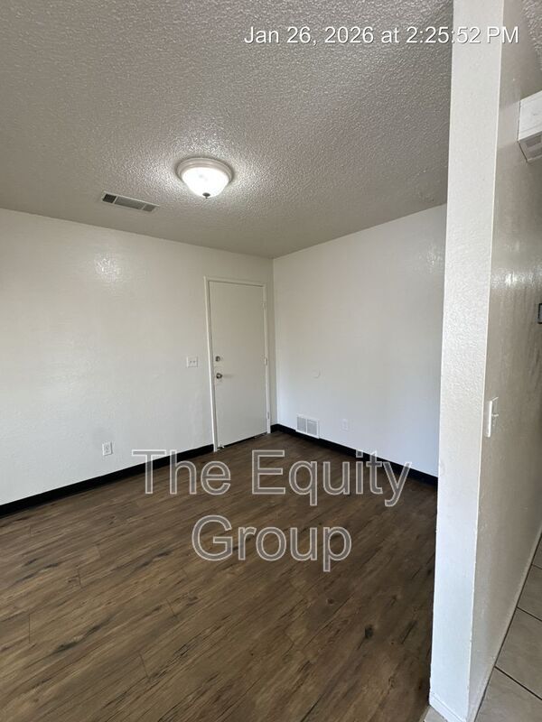 Building Photo - 3523 S County Center Dr