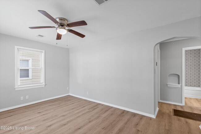 Building Photo - 1620 Phyllis Ave