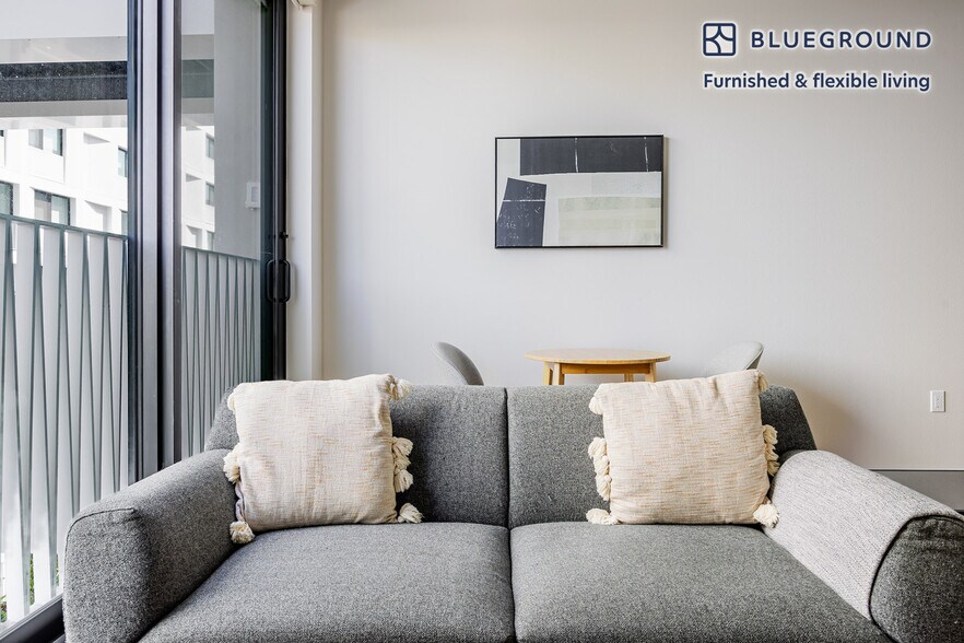 Building Photo - 200 Mesnager St