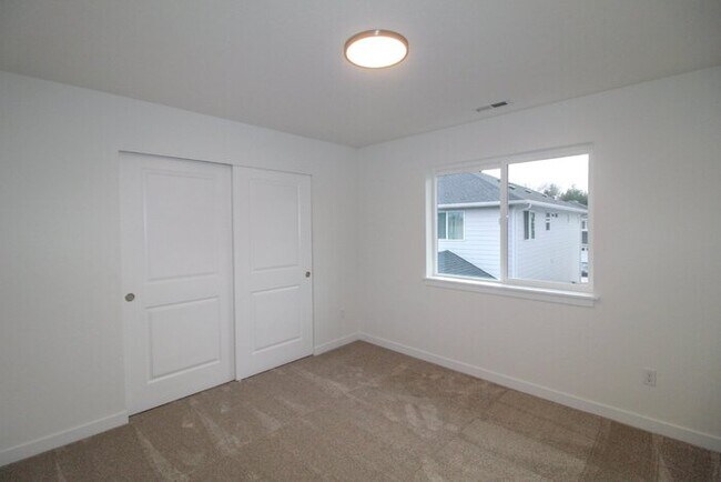 Building Photo - BRAND NEW HOME WITH ALL THE UPGRADES 4bed 2.5bath 2326sf 2 Car Garage