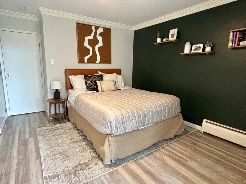 Bedroom - 1111 Ash St