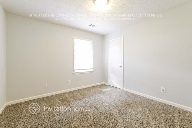 Building Photo - 1002 Providence Way