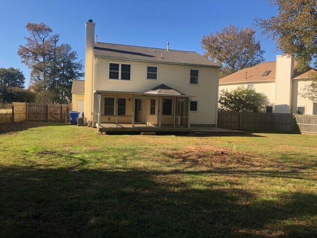 Building Photo - 2416 Creekmore Ct