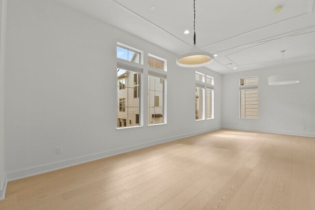 Building Photo - Exclusive Montrose Residence W/ High-End D...