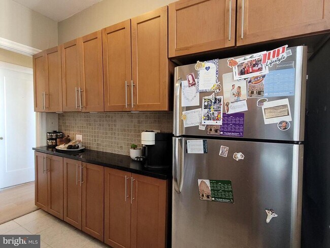 Building Photo - 2031 Locust St