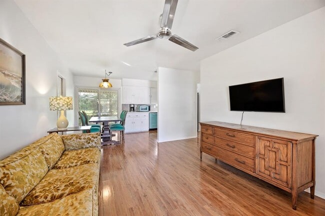 Building Photo - 2202 Towbridge Cir
