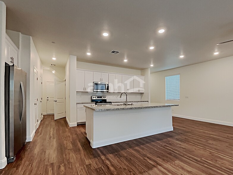 Building Photo - 330 Timber Kate Pl