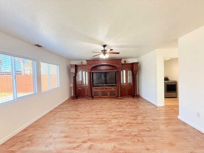 Building Photo - 2023 San Antonio Ct
