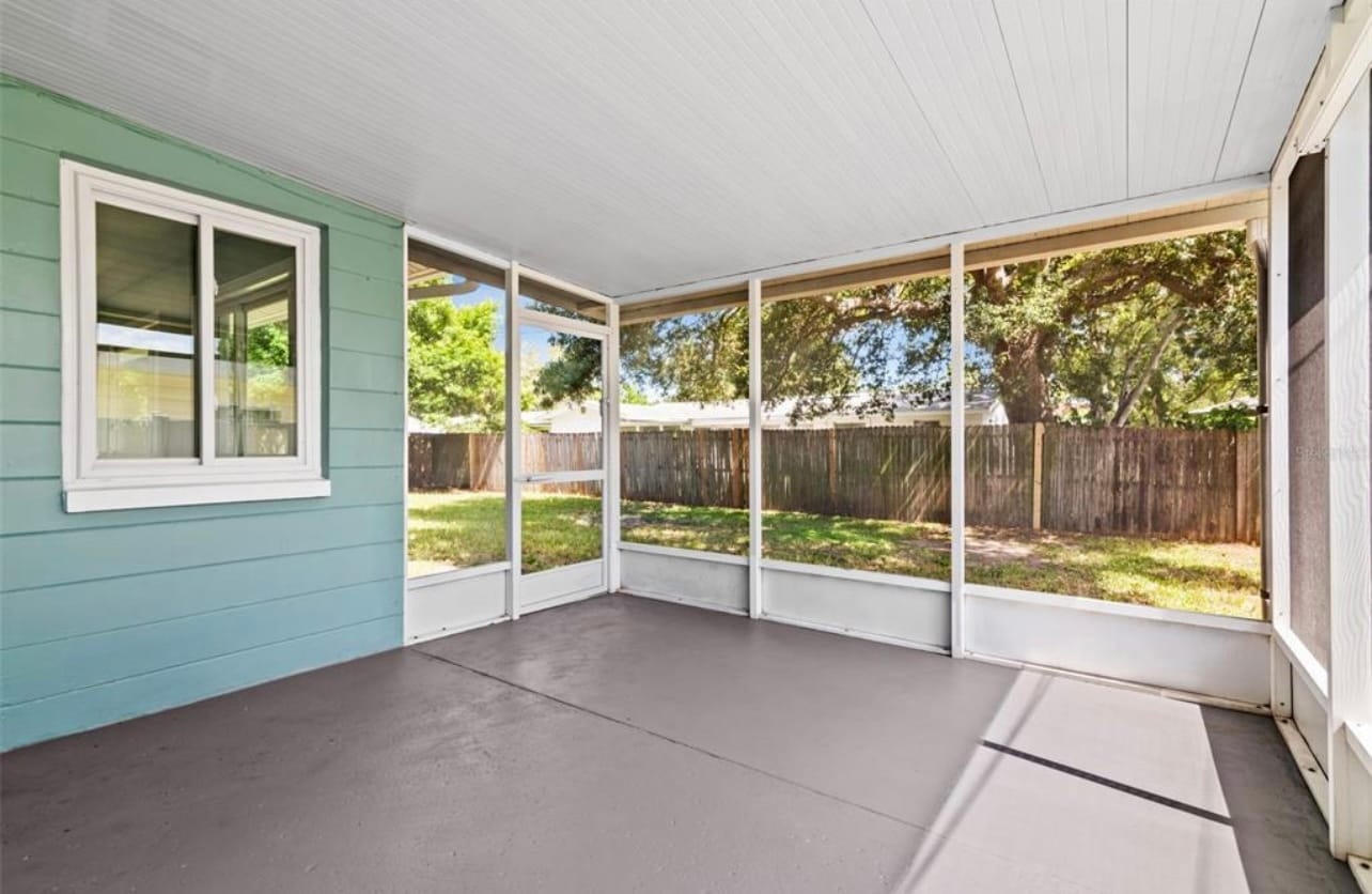 Building Photo - 11615 Park Blvd