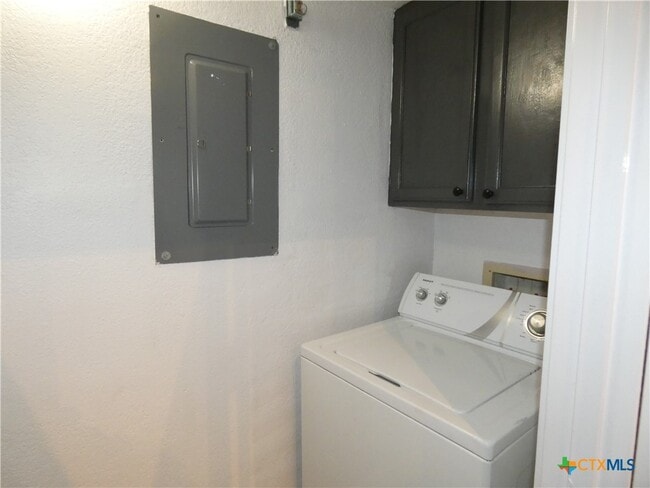 Building Photo - 14745 Babcock Rd