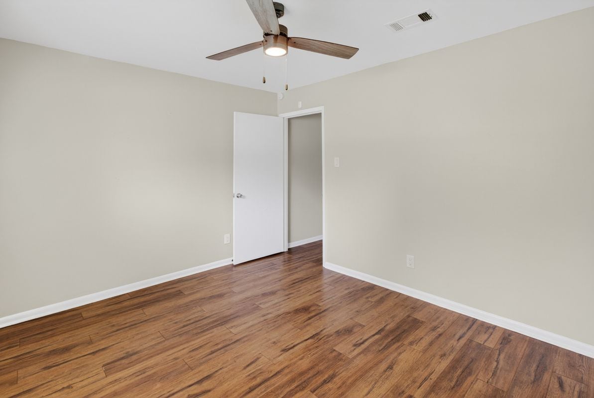 Building Photo - 5502 Effingham Dr