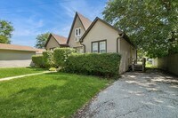 Building Photo - 33575 N Lake Shore Dr