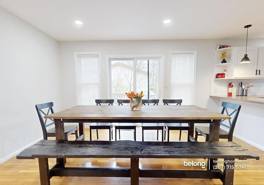 Building Photo - 4140 Devon Dr