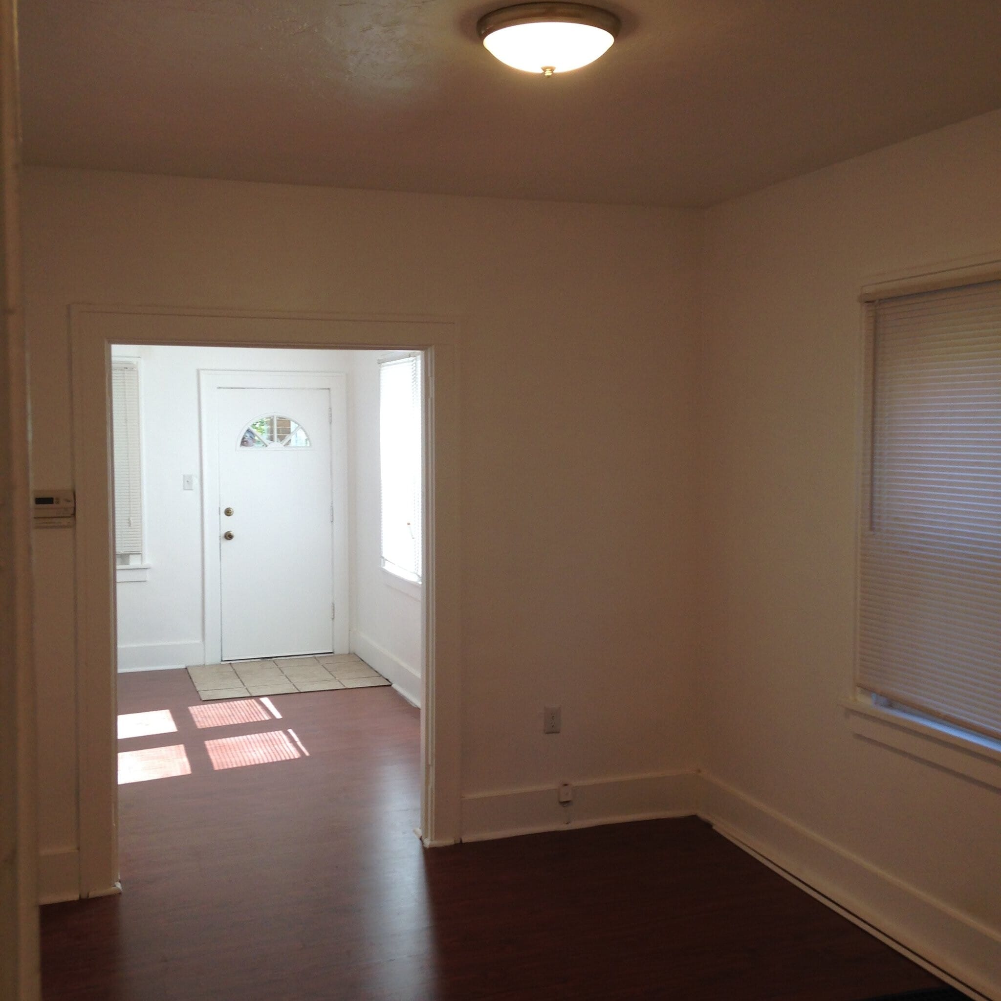 Building Photo - 458 Hallock St
